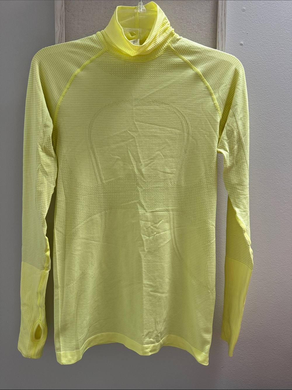 lululemon athletica Lightweight Neon Yellow run swiftly